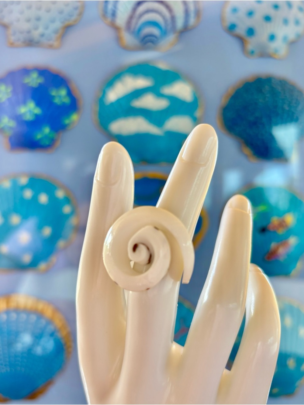 Flea Cone Shell Ring - Cocktail Ring - Open spiral top - Picture 2 of 8